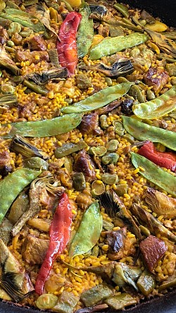Arroz verduras + costillas ibéricas