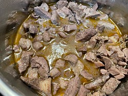 Carne cerdo “cabecero “ en salsa
